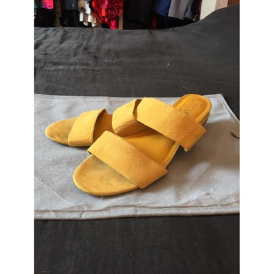 Pre-owned Sam Edelman Yellow Cloth Sandals