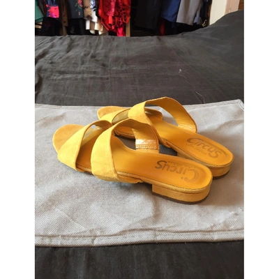 Pre-owned Sam Edelman Yellow Cloth Sandals