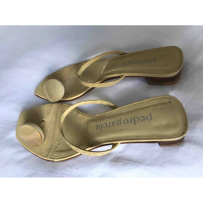 Pre-owned Pedro Garcia Leather Flats In Yellow