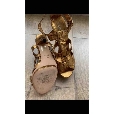 Pre-owned Gucci Gold Python Heels