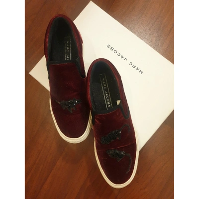Pre-owned Marc Jacobs Velvet Trainers In Burgundy