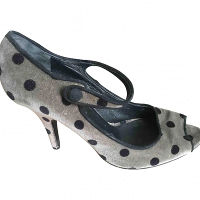 Pre-owned Mauro Grifoni Velvet Heels In Grey