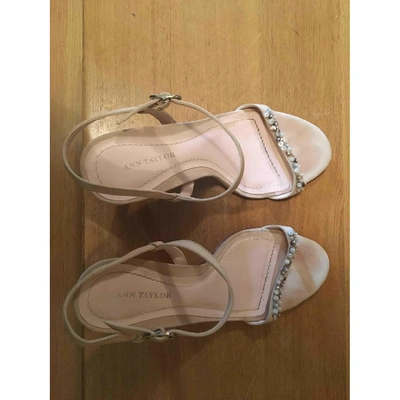 Pre-owned Ann Taylor Sandal In Pink