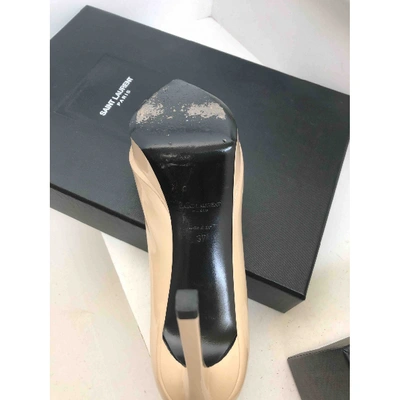 Pre-owned Saint Laurent Janis Beige Patent Leather Heels