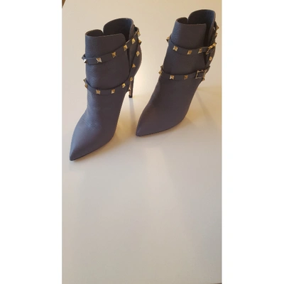 Pre-owned Valentino Garavani Rockstud Leather Ankle Boots In Purple