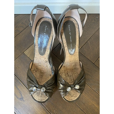 Pre-owned Marc By Marc Jacobs Patent Leather Mules & Clogs In Khaki