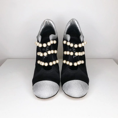Pre-owned Chanel Cloth Ankle Boots In Black