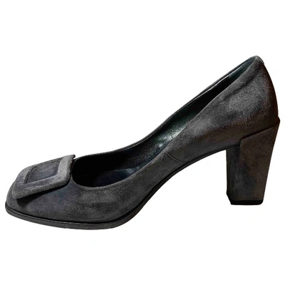 Pre-owned Roger Vivier Belle Vivier Heels In Grey