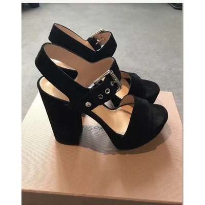 Pre-owned Gianvito Rossi Black Suede Sandals