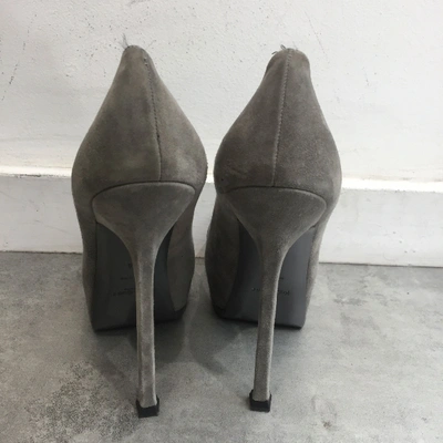 Pre-owned Saint Laurent Trib Too Heels In Grey