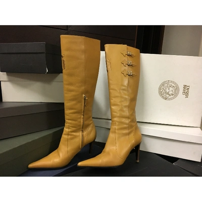 Pre-owned Versace Camel Leather Boots
