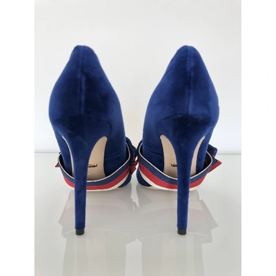 Pre-owned Gucci Sylvie Blue Velvet Heels