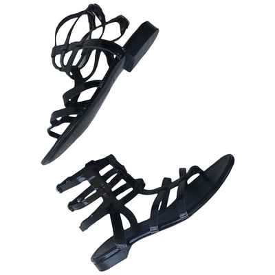 Pre-owned Chanel Patent Leather Sandal In Black