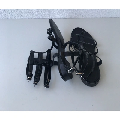 Pre-owned Chanel Patent Leather Sandal In Black