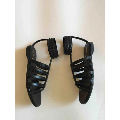 Pre-owned Fendi Leather Sandals In Black