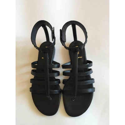 Pre-owned Fendi Leather Sandals In Black