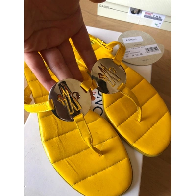 Pre-owned Moncler Yellow Leather Sandals