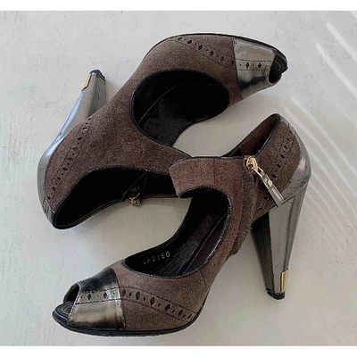 Pre-owned Louis Vuitton Heels In Grey