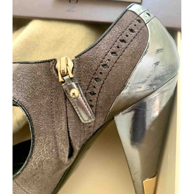 Pre-owned Louis Vuitton Heels In Grey