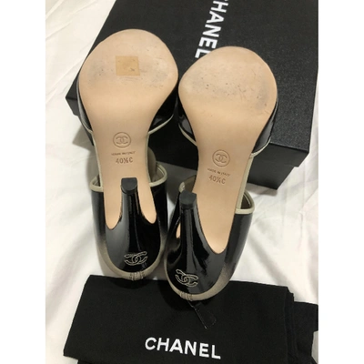 Pre-owned Chanel Black Patent Leather Sandals