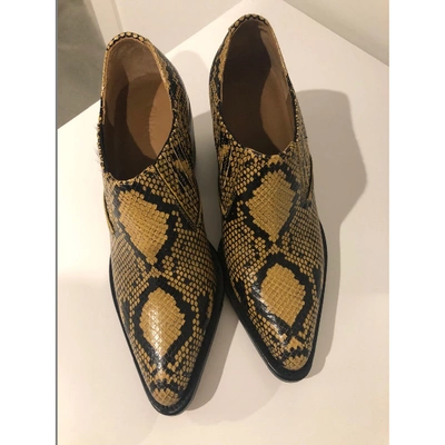 Pre-owned Chloé Rylee Leather Ankle Boots In Yellow