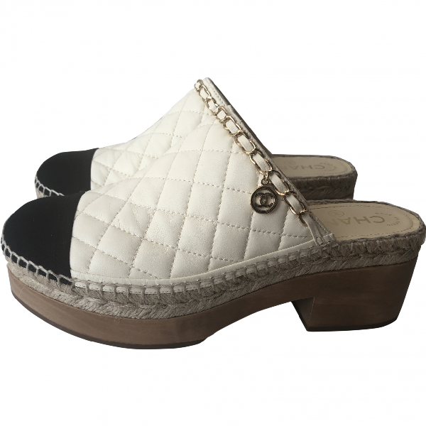 clogs chanel