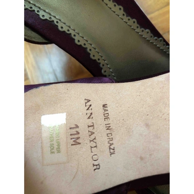 Pre-owned Ann Taylor Cloth Heels In Burgundy
