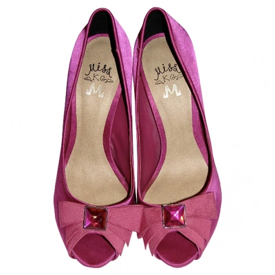 Pre-owned Kurt Geiger Cloth Heels In Pink
