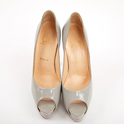 Pre-owned Christian Louboutin Lady Peep Grey Patent Leather Heels