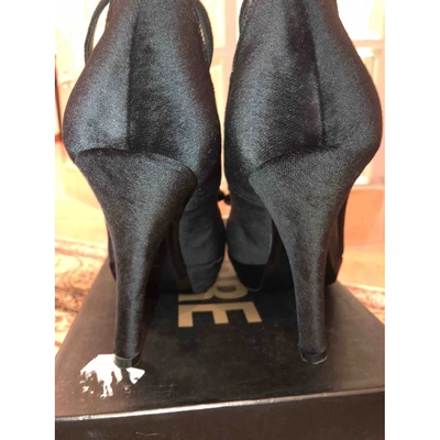 Pre-owned Lerre Velvet Heels In Black