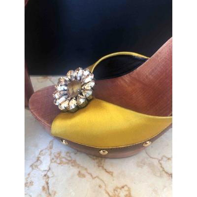 Pre-owned Dolce & Gabbana Yellow Mules & Clogs