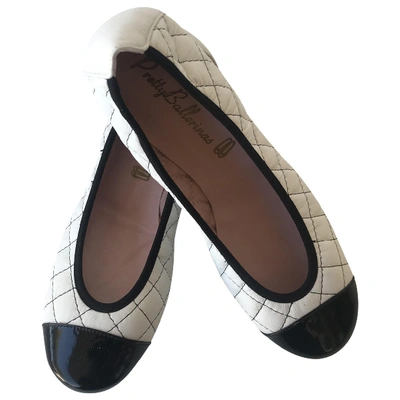 Pre-owned Pretty Ballerinas Leather Ballet Flats In White