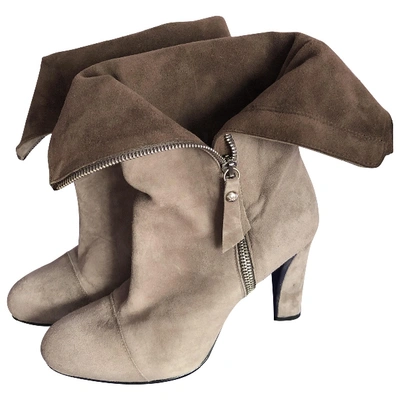 Pre-owned Stuart Weitzman Ankle Boots In Beige