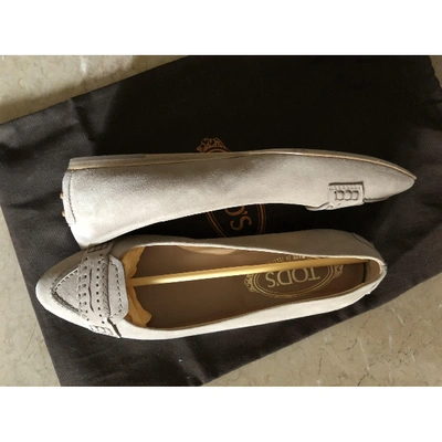 Pre-owned Tod's Beige Suede Flats