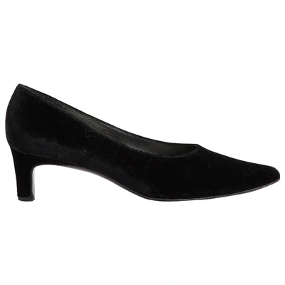 Pre-owned Ferragamo Velvet Heels In Black