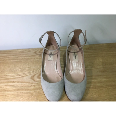 Pre-owned Valentino Garavani Tango Heels In Grey