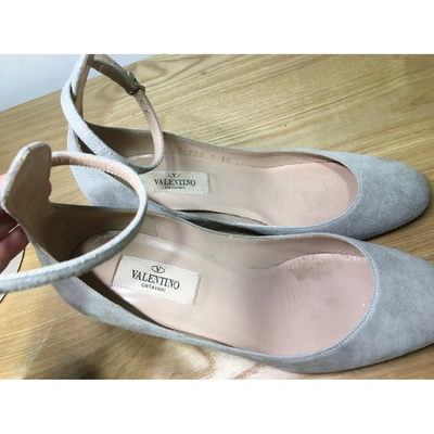 Pre-owned Valentino Garavani Tango Heels In Grey