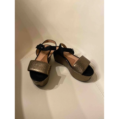 Pre-owned Robert Clergerie Leather Sandals In Gold