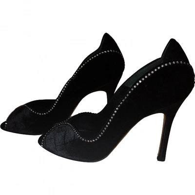 Pre-owned Versace Velvet Heels In Black