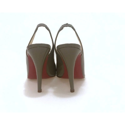 Pre-owned Christian Louboutin Patent Leather Heels In Camel