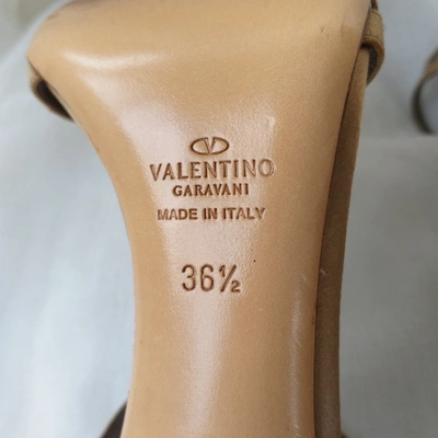 Pre-owned Valentino Garavani Cloth Sandals In Beige