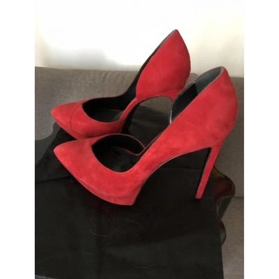 Pre-owned Saint Laurent Janis Red Suede Heels