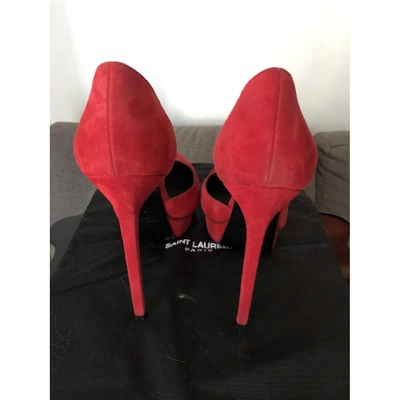 Pre-owned Saint Laurent Janis Red Suede Heels
