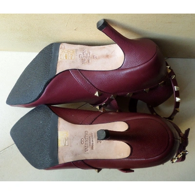 Pre-owned Valentino Garavani Rockstud Leather Ankle Boots In Burgundy