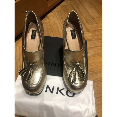 Pre-owned Pinko Leather Flats In Gold