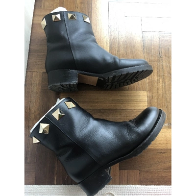 Pre-owned Valentino Garavani Rockstud Black Leather Ankle Boots