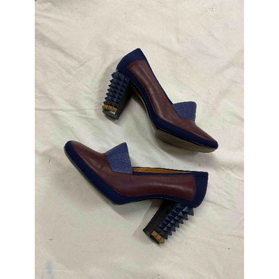 Pre-owned Fendi Leather Heels In Burgundy