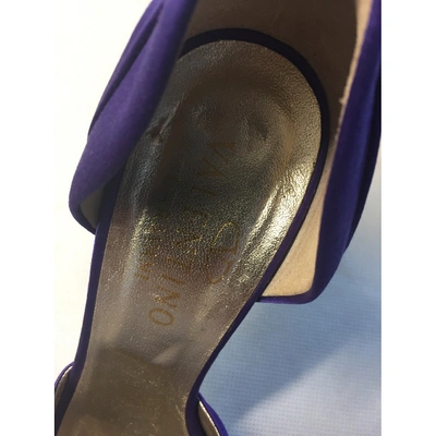 Pre-owned Valentino Garavani Velvet Heels In Purple