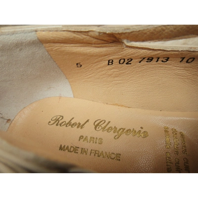 Pre-owned Robert Clergerie Leather Flats In Beige