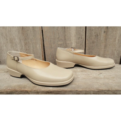 Pre-owned Robert Clergerie Leather Flats In Beige